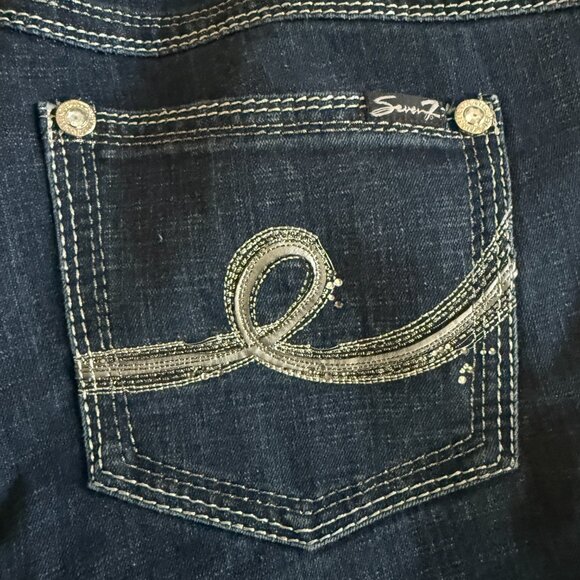 Seven7 Women's Sz 18 Dark Wash Silver Stitching and Diamond Button Jeans - Picture 7 of 9